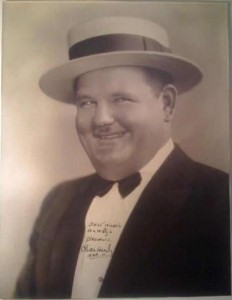 OLIVER HARDY AUTOGRAPHED VINTAGE PHOTO