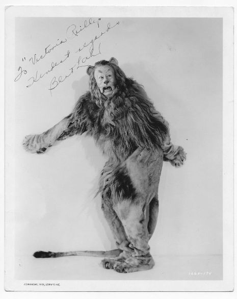 ORIGINAL WIZARD OF OZ STUDIO PHOTO SIGNED BY BERT LAHR